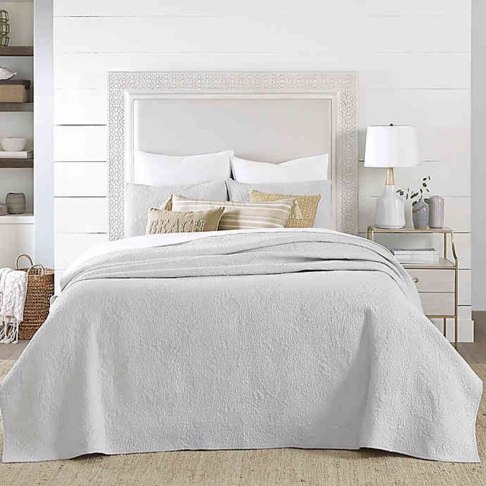 LIGHT GRAY 3pc Coastal Living Full/Queen EMBROIDERED CORAL 100% Cotton Quilt Set